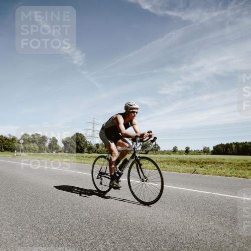 07.09.2025 - 19. Norderstedt Triathlon Michael Burmester http://msf.ph/oto/8857651 07.09.2025 12:26:26 Radfahren 216, 239, 290, 813, 1262 meine-sportfotos.de