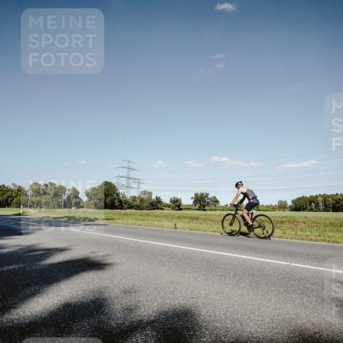 07.09.2025 - 19. Norderstedt Triathlon Michael Burmester http://msf.ph/oto/8857687 07.09.2025 15:33:35 Radfahren 883, 941, 946, 1480 meine-sportfotos.de