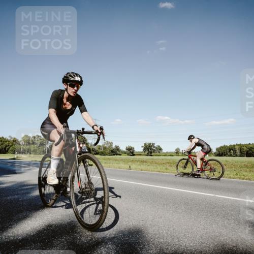 07.09.2025 - 19. Norderstedt Triathlon Michael Burmester http://msf.ph/oto/8857690 07.09.2025 15:33:36 Radfahren 883, 941, 946, 1480 meine-sportfotos.de