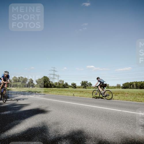 07.09.2025 - 19. Norderstedt Triathlon Michael Burmester http://msf.ph/oto/8857732 07.09.2025 15:34:01 Radfahren 464, 479, 932 meine-sportfotos.de