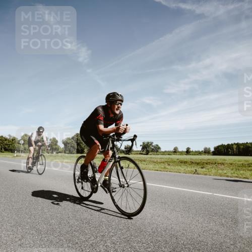 07.09.2025 - 19. Norderstedt Triathlon Michael Burmester http://msf.ph/oto/8857737 07.09.2025 12:27:05 Radfahren 187, 1370, 1386 meine-sportfotos.de