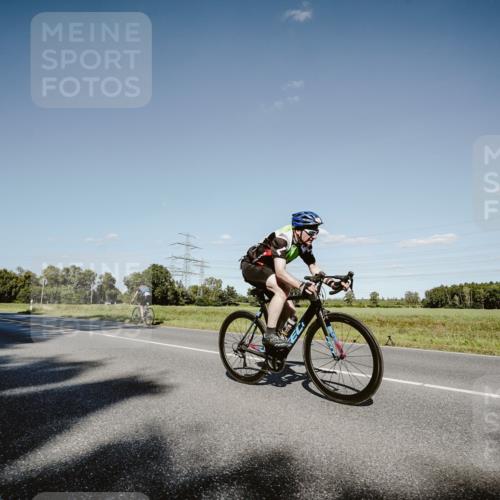 07.09.2025 - 19. Norderstedt Triathlon Michael Burmester http://msf.ph/oto/8857739 07.09.2025 15:34:02 Radfahren 464, 479, 932 meine-sportfotos.de
