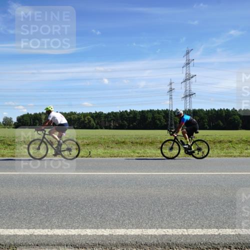 07.09.2025 - 19. Norderstedt Triathlon Michael Burmester http://msf.ph/oto/8857802 07.09.2025 13:02:04 Radfahren 323, 347, 744 meine-sportfotos.de