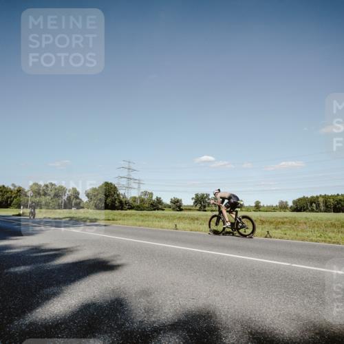 07.09.2025 - 19. Norderstedt Triathlon Michael Burmester http://msf.ph/oto/8857817 07.09.2025 15:35:01 Radfahren 421, 1458, 1513 meine-sportfotos.de