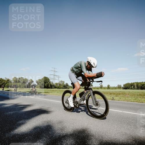 07.09.2025 - 19. Norderstedt Triathlon Michael Burmester http://msf.ph/oto/8857834 07.09.2025 15:35:06 Radfahren 463, 939 meine-sportfotos.de