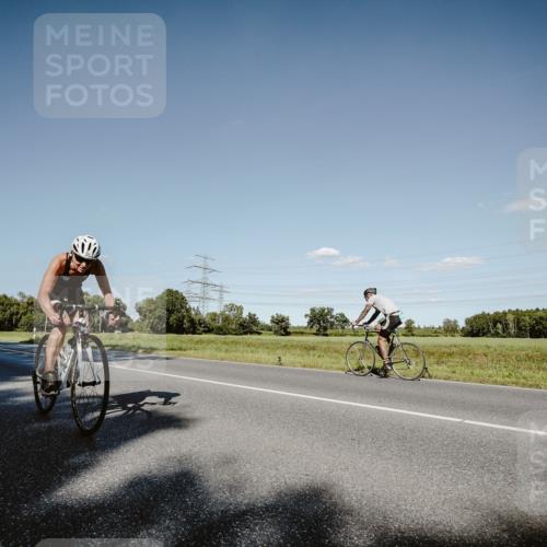 07.09.2025 - 19. Norderstedt Triathlon Michael Burmester http://msf.ph/oto/8857838 07.09.2025 15:35:08 Radfahren 463, 939 meine-sportfotos.de