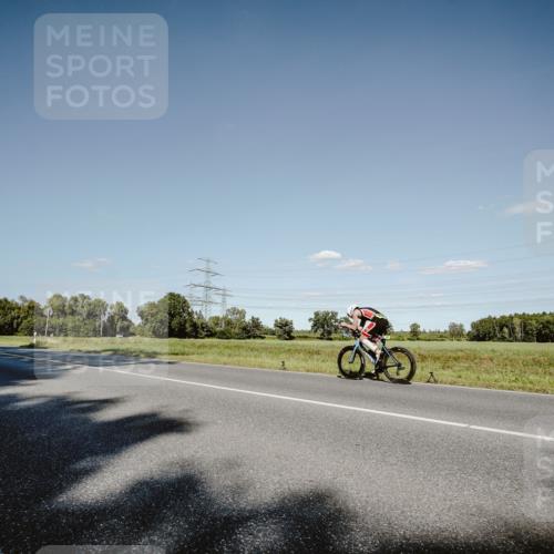 07.09.2025 - 19. Norderstedt Triathlon Michael Burmester http://msf.ph/oto/8857852 07.09.2025 15:35:17 Radfahren 915, 943 meine-sportfotos.de
