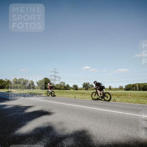 07.09.2025 - 19. Norderstedt Triathlon Michael Burmester http://msf.ph/oto/8857855 07.09.2025 15:35:18 Radfahren 915, 943 meine-sportfotos.de