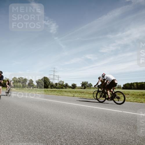07.09.2025 - 19. Norderstedt Triathlon Michael Burmester http://msf.ph/oto/8857867 07.09.2025 12:28:08 Radfahren 171, 728, 735, 752 meine-sportfotos.de