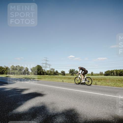 07.09.2025 - 19. Norderstedt Triathlon Michael Burmester http://msf.ph/oto/8857886 07.09.2025 15:35:33 Radfahren 1544 meine-sportfotos.de