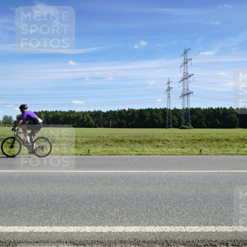 07.09.2025 - 19. Norderstedt Triathlon Michael Burmester http://msf.ph/oto/8857894 07.09.2025 13:03:30 Radfahren 1299 meine-sportfotos.de