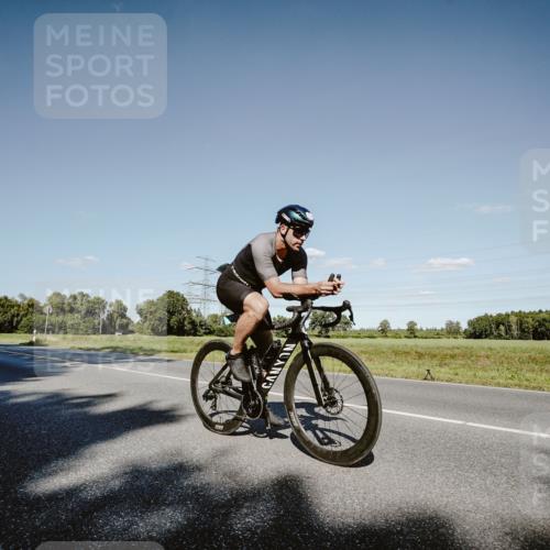 07.09.2025 - 19. Norderstedt Triathlon Michael Burmester http://msf.ph/oto/8857935 07.09.2025 15:35:59 Radfahren 387, 1472 meine-sportfotos.de