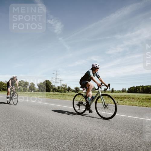 07.09.2025 - 19. Norderstedt Triathlon Michael Burmester http://msf.ph/oto/8857944 07.09.2025 12:28:35 Radfahren 262, 696, 780, 858, 1213, 1214, 1329 meine-sportfotos.de