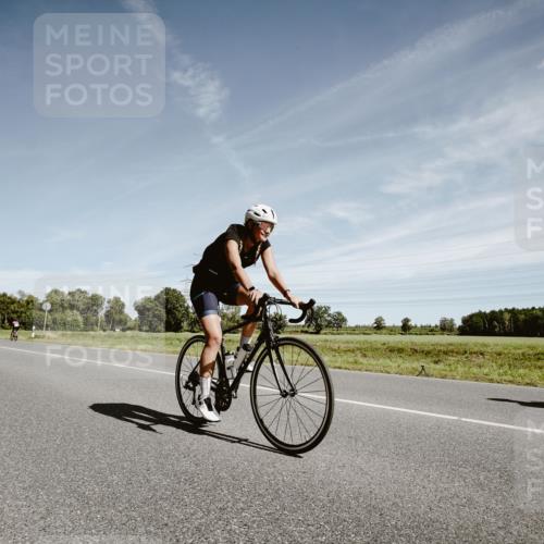 07.09.2025 - 19. Norderstedt Triathlon Michael Burmester http://msf.ph/oto/8857947 07.09.2025 12:28:36 Radfahren 262, 696, 780, 858, 1213, 1214 meine-sportfotos.de
