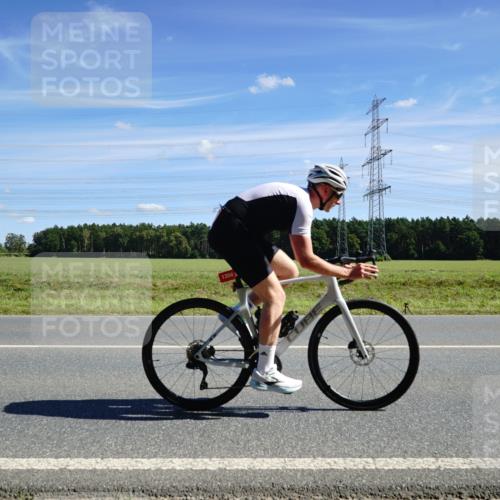 07.09.2025 - 19. Norderstedt Triathlon Michael Burmester http://msf.ph/oto/8857951 07.09.2025 13:04:01 Radfahren 1356 meine-sportfotos.de