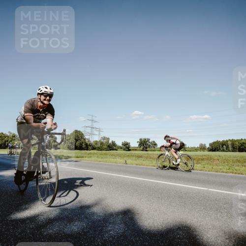 07.09.2025 - 19. Norderstedt Triathlon Michael Burmester http://msf.ph/oto/8857963 07.09.2025 15:36:11 Radfahren 381, 1407, 1473 meine-sportfotos.de
