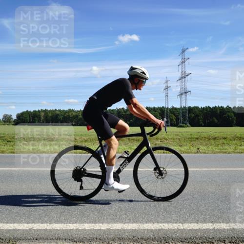 07.09.2025 - 19. Norderstedt Triathlon Michael Burmester http://msf.ph/oto/8857974 07.09.2025 13:04:20 Radfahren 211, 723, 747 meine-sportfotos.de