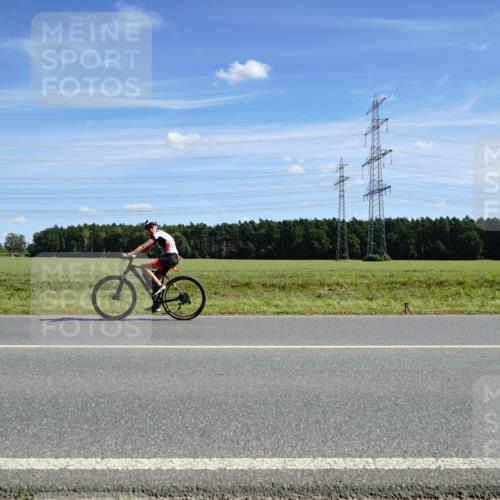 07.09.2025 - 19. Norderstedt Triathlon Michael Burmester http://msf.ph/oto/8858022 07.09.2025 13:04:51 Radfahren 352 meine-sportfotos.de