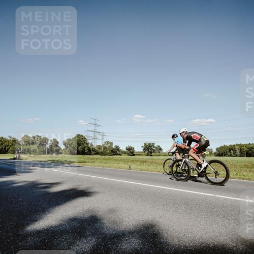 07.09.2025 - 19. Norderstedt Triathlon Michael Burmester http://msf.ph/oto/8858028 07.09.2025 15:36:32 Radfahren 1418, 1424 meine-sportfotos.de