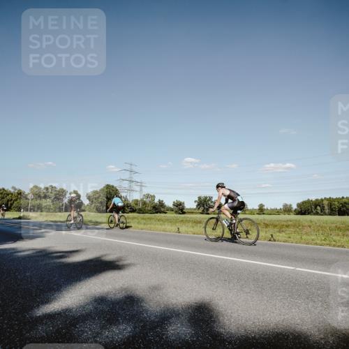 07.09.2025 - 19. Norderstedt Triathlon Michael Burmester http://msf.ph/oto/8858032 07.09.2025 15:36:33 Radfahren 1418, 1424, 1529 meine-sportfotos.de