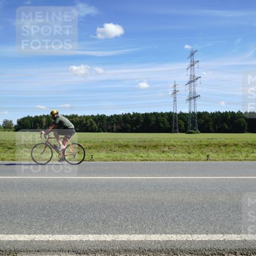 07.09.2025 - 19. Norderstedt Triathlon Michael Burmester http://msf.ph/oto/8858060 07.09.2025 13:05:38 Radfahren  meine-sportfotos.de