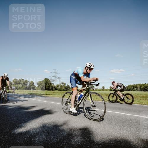 07.09.2025 - 19. Norderstedt Triathlon Michael Burmester http://msf.ph/oto/8858066 07.09.2025 15:36:48 Radfahren 425, 1453 meine-sportfotos.de