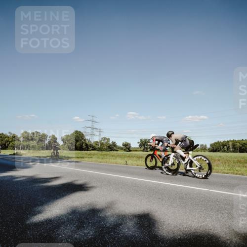 07.09.2025 - 19. Norderstedt Triathlon Michael Burmester http://msf.ph/oto/8858070 07.09.2025 15:36:49 Radfahren 425, 1453 meine-sportfotos.de
