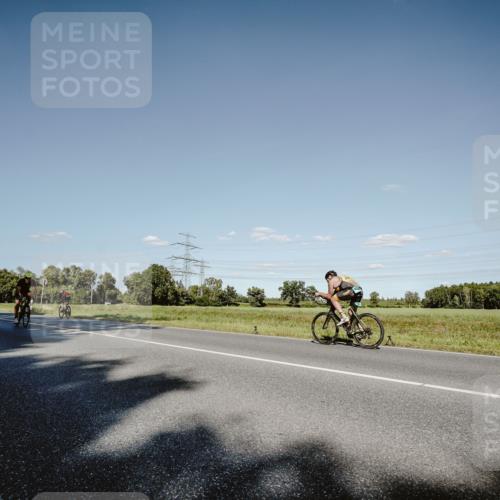 07.09.2025 - 19. Norderstedt Triathlon Michael Burmester http://msf.ph/oto/8858107 07.09.2025 15:37:03 Radfahren 384, 406, 1531 meine-sportfotos.de