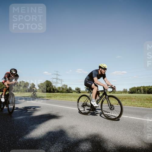 07.09.2025 - 19. Norderstedt Triathlon Michael Burmester http://msf.ph/oto/8858111 07.09.2025 15:37:04 Radfahren 384, 406, 1412, 1531 meine-sportfotos.de