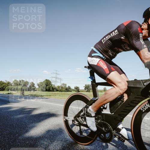 07.09.2025 - 19. Norderstedt Triathlon Michael Burmester http://msf.ph/oto/8858115 07.09.2025 15:37:05 Radfahren 384, 406, 1412 meine-sportfotos.de