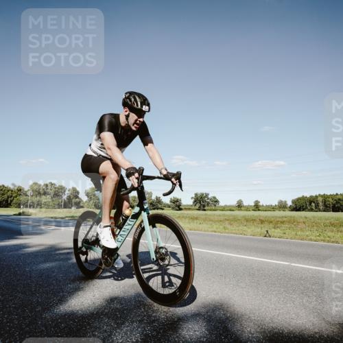 07.09.2025 - 19. Norderstedt Triathlon Michael Burmester http://msf.ph/oto/8858118 07.09.2025 15:37:07 Radfahren 384, 406, 1412 meine-sportfotos.de