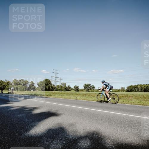07.09.2025 - 19. Norderstedt Triathlon Michael Burmester http://msf.ph/oto/8858139 07.09.2025 15:37:16 Radfahren 1489 meine-sportfotos.de