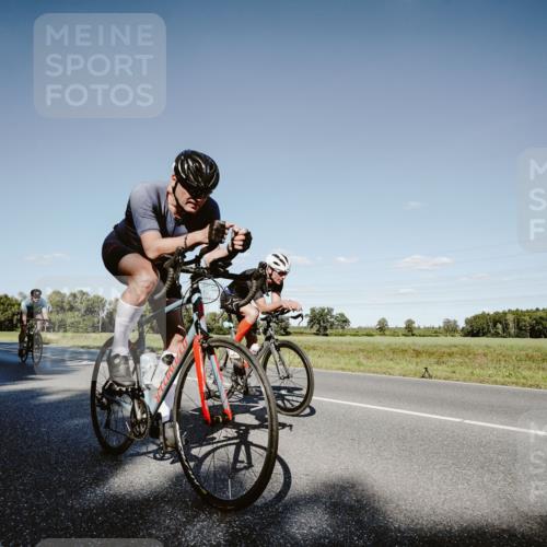 07.09.2025 - 19. Norderstedt Triathlon Michael Burmester http://msf.ph/oto/8858160 07.09.2025 15:37:25 Radfahren 371, 405, 439, 927 meine-sportfotos.de
