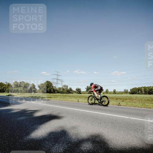 07.09.2025 - 19. Norderstedt Triathlon Michael Burmester http://msf.ph/oto/8858168 07.09.2025 15:37:29 Radfahren 405, 1415 meine-sportfotos.de