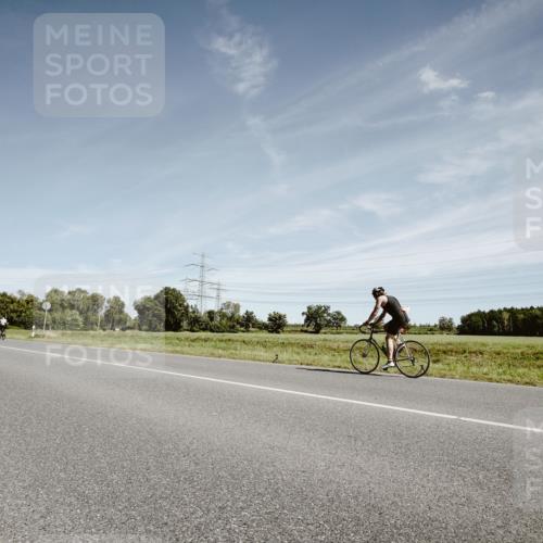 07.09.2025 - 19. Norderstedt Triathlon Michael Burmester http://msf.ph/oto/8858169 07.09.2025 12:30:27 Radfahren 282, 293, 1360 meine-sportfotos.de