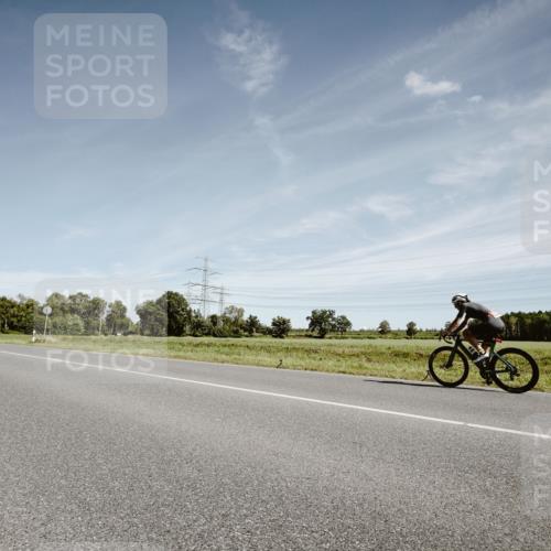 07.09.2025 - 19. Norderstedt Triathlon Michael Burmester http://msf.ph/oto/8858199 07.09.2025 12:30:39 Radfahren 248, 715, 1221, 1295 meine-sportfotos.de