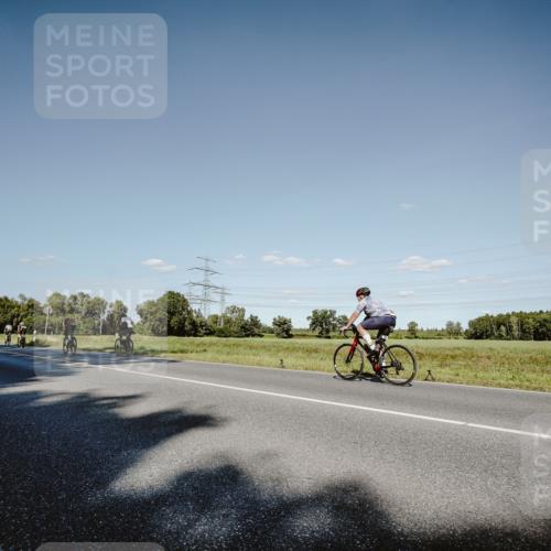 07.09.2025 - 19. Norderstedt Triathlon Michael Burmester http://msf.ph/oto/8858201 07.09.2025 15:37:42 Radfahren 894, 1509 meine-sportfotos.de