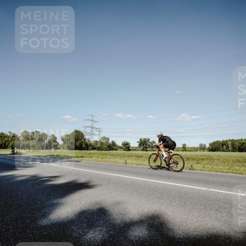 07.09.2025 - 19. Norderstedt Triathlon Michael Burmester http://msf.ph/oto/8858219 07.09.2025 15:37:51 Radfahren 1446 meine-sportfotos.de