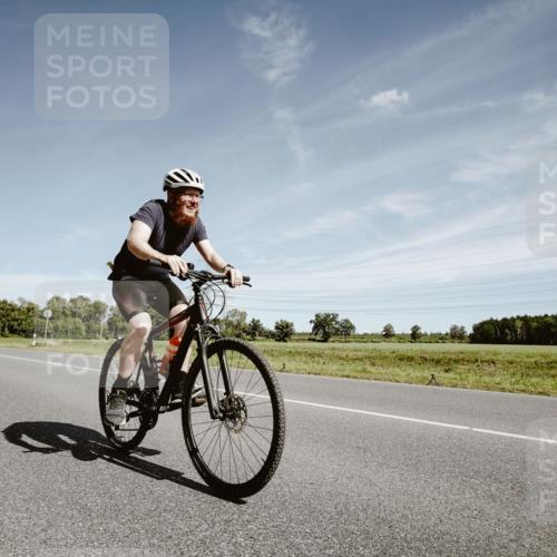 07.09.2025 - 19. Norderstedt Triathlon Michael Burmester http://msf.ph/oto/8858291 07.09.2025 12:31:24 Radfahren 227, 1238, 1311 meine-sportfotos.de