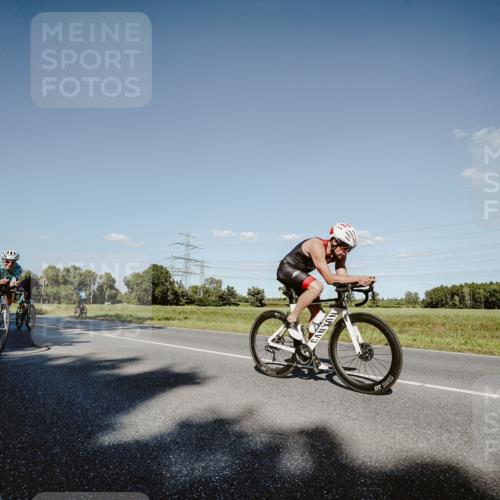07.09.2025 - 19. Norderstedt Triathlon Michael Burmester http://msf.ph/oto/8858321 07.09.2025 15:38:50 Radfahren 402, 504, 1432, 1454 meine-sportfotos.de