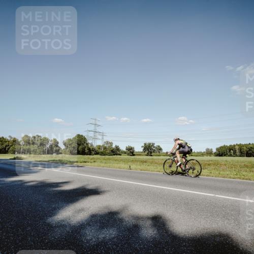 07.09.2025 - 19. Norderstedt Triathlon Michael Burmester http://msf.ph/oto/8858341 07.09.2025 15:38:59 Radfahren 909 meine-sportfotos.de