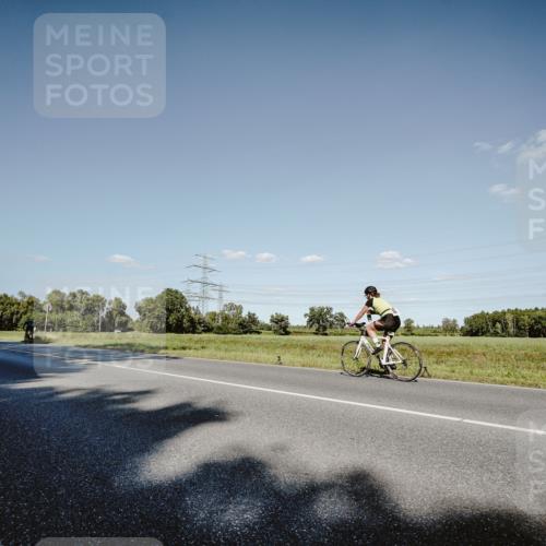 07.09.2025 - 19. Norderstedt Triathlon Michael Burmester http://msf.ph/oto/8858365 07.09.2025 15:39:08 Radfahren 397, 885, 947 meine-sportfotos.de