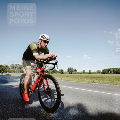 07.09.2025 - 19. Norderstedt Triathlon Michael Burmester http://msf.ph/oto/8858369 07.09.2025 15:39:09 Radfahren 397, 885, 918, 947 meine-sportfotos.de