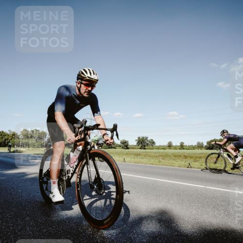 07.09.2025 - 19. Norderstedt Triathlon Michael Burmester http://msf.ph/oto/8858379 07.09.2025 15:39:11 Radfahren 397, 885, 918, 947 meine-sportfotos.de