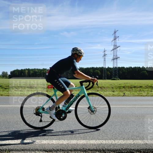 07.09.2025 - 19. Norderstedt Triathlon Michael Burmester http://msf.ph/oto/8858406 07.09.2025 11:29:31 Radfahren 185, 784, 1227 meine-sportfotos.de