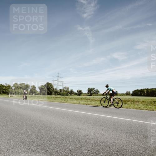07.09.2025 - 19. Norderstedt Triathlon Michael Burmester http://msf.ph/oto/8858423 07.09.2025 12:32:28 Radfahren 304, 828, 1477 meine-sportfotos.de