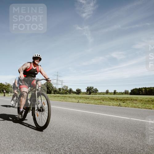 07.09.2025 - 19. Norderstedt Triathlon Michael Burmester http://msf.ph/oto/8858426 07.09.2025 12:32:30 Radfahren 304, 828, 1477 meine-sportfotos.de