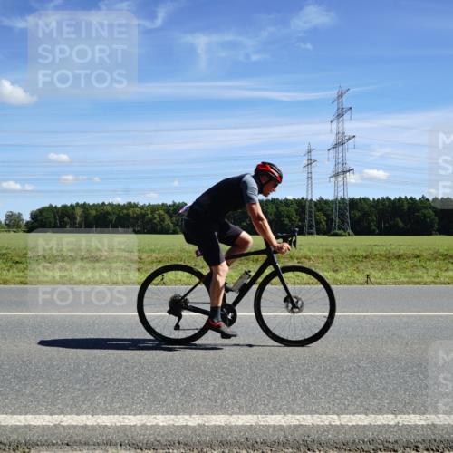 07.09.2025 - 19. Norderstedt Triathlon Michael Burmester http://msf.ph/oto/8858436 07.09.2025 13:10:49 Radfahren 346 meine-sportfotos.de