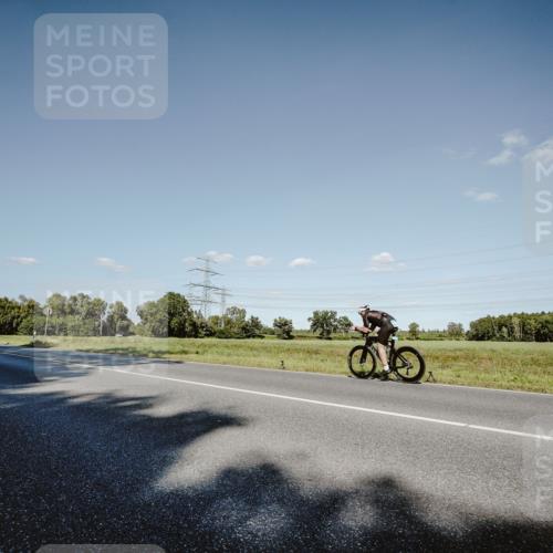 07.09.2025 - 19. Norderstedt Triathlon Michael Burmester http://msf.ph/oto/8858445 07.09.2025 15:39:52 Radfahren  meine-sportfotos.de