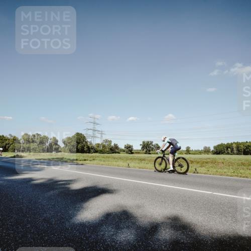 07.09.2025 - 19. Norderstedt Triathlon Michael Burmester http://msf.ph/oto/8858498 07.09.2025 15:40:21 Radfahren 501, 886, 890 meine-sportfotos.de